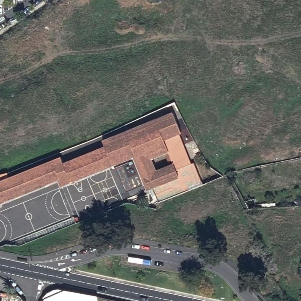 Aerial view of the grounds of CEIP SANTO TOMÁS DE AQUINO
