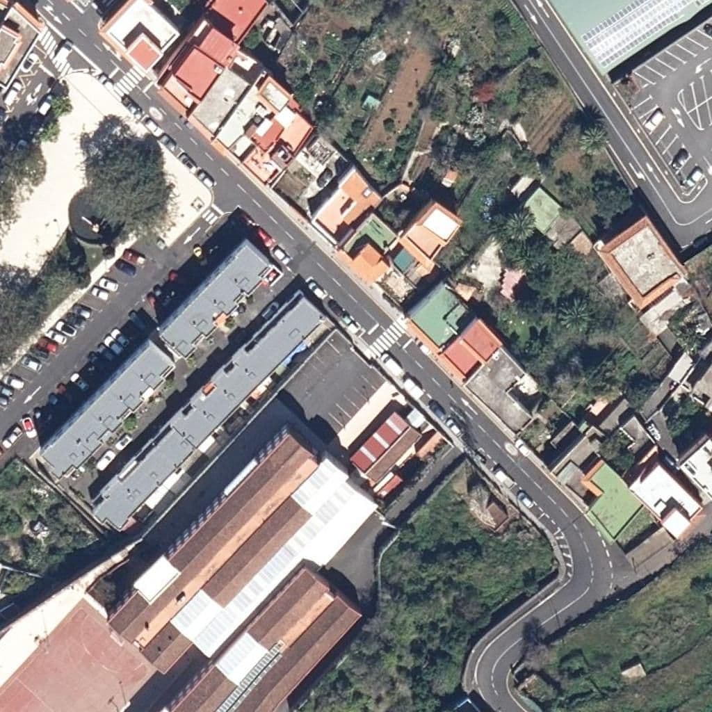 Вид згори на територію школи «IES LA MATANZA»