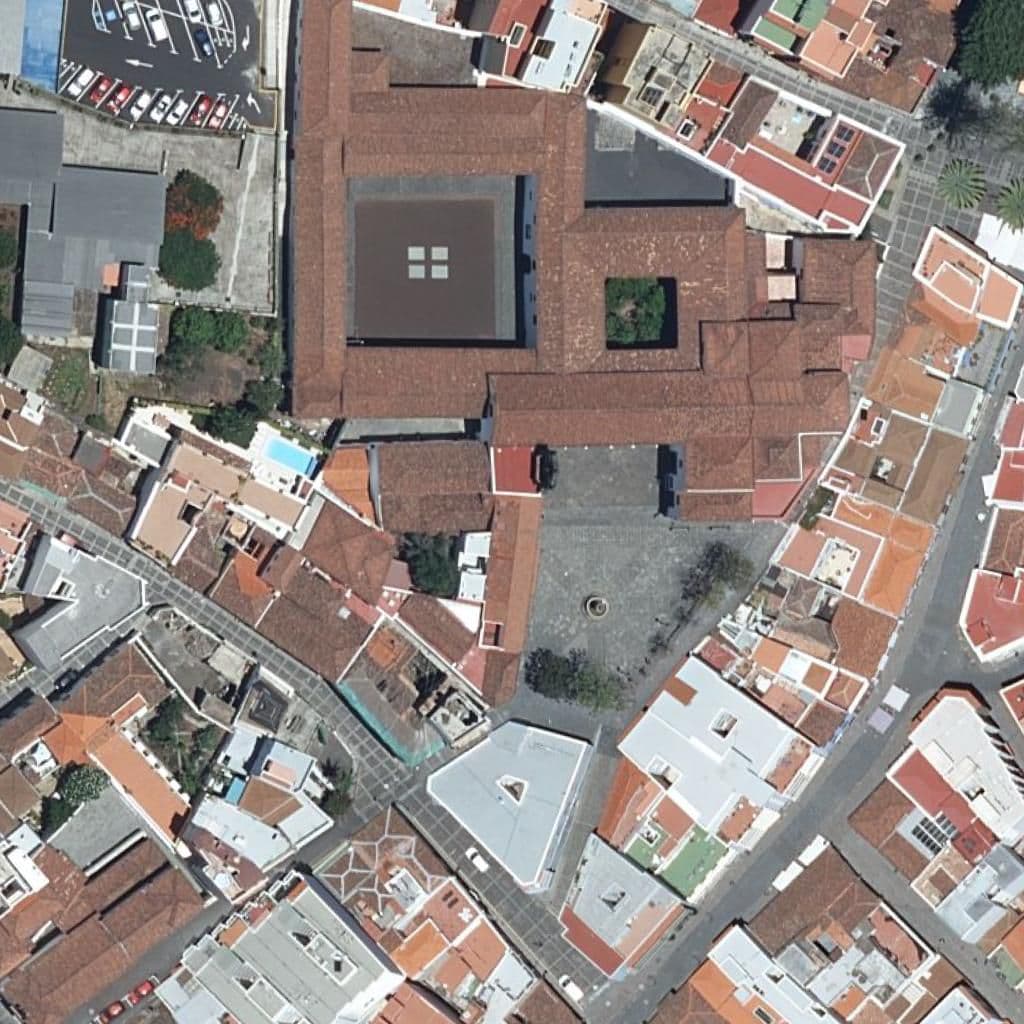 Вид згори на територію школи «EIM LA PALMA»