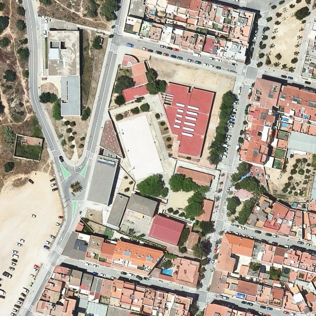 Aerial view of the grounds of Escola Josep Andreu - Charlie Rivel