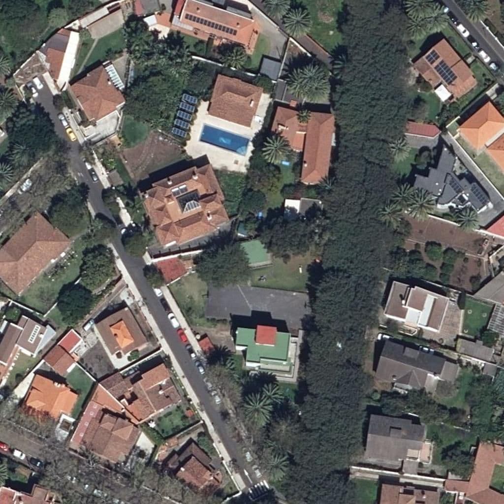Вид сверху на территорию школы «CPEI PARQUE LA LAGUNA»