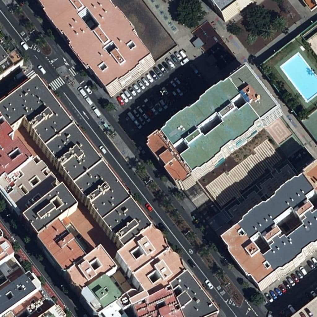 Вид сверху на территорию школы «CIPFP INSTITUTO CANARIO SUPERIOR DE ESTUDIOS ICSE-LAS PALMAS»