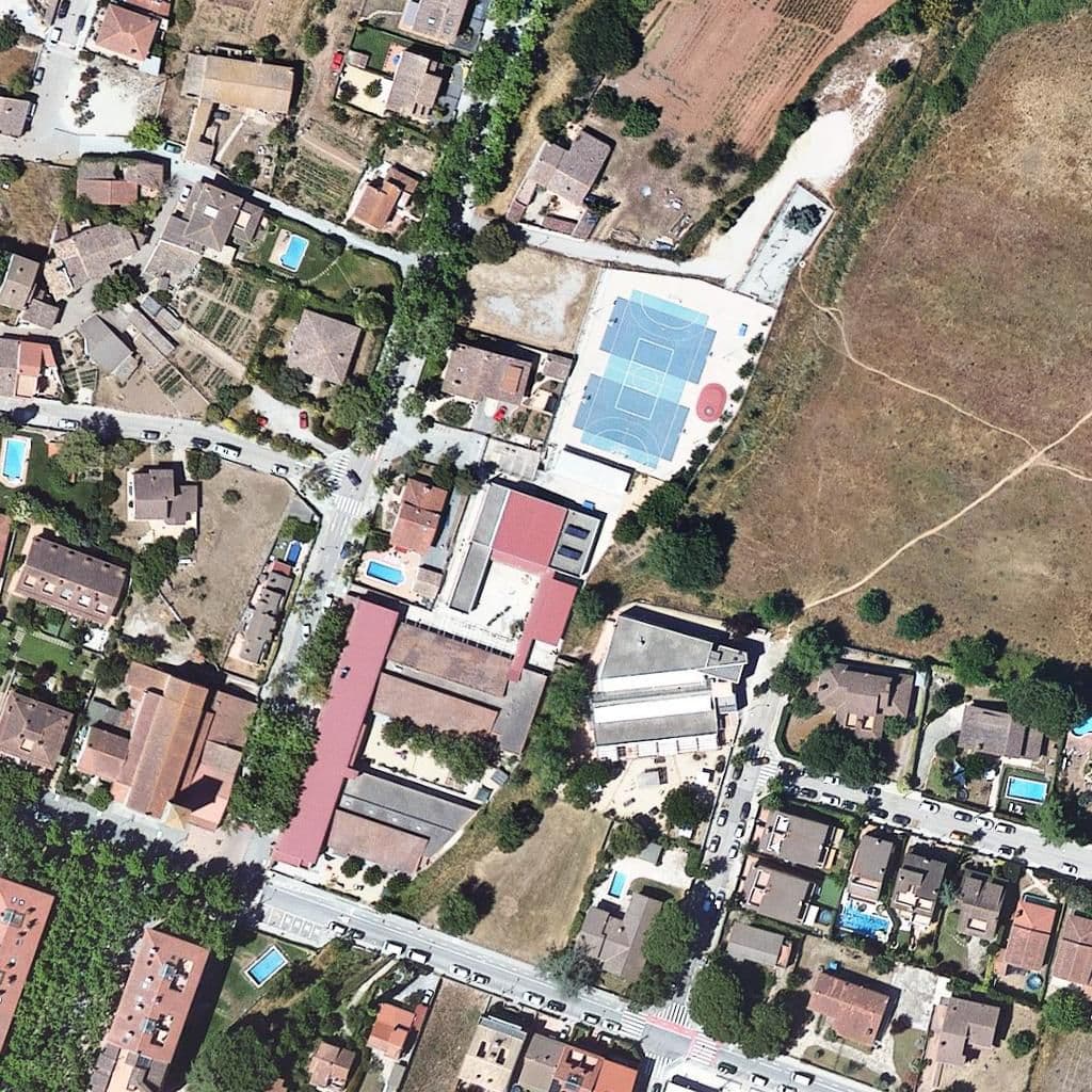Aerial view of the grounds of Escola Sant Cristòfor