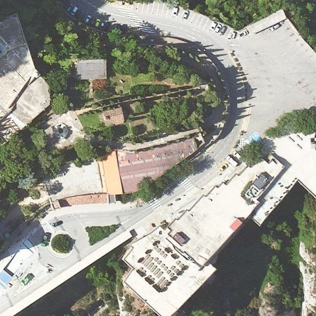 Вид згори на територію школи «Escolania de Montserrat»