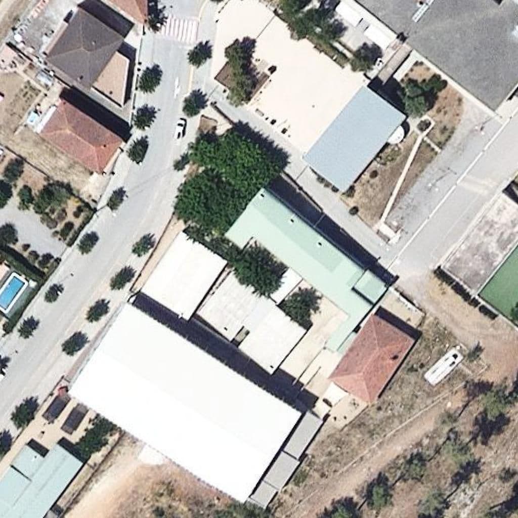 Aerial view of the grounds of Escola Pont de l'Arcada
