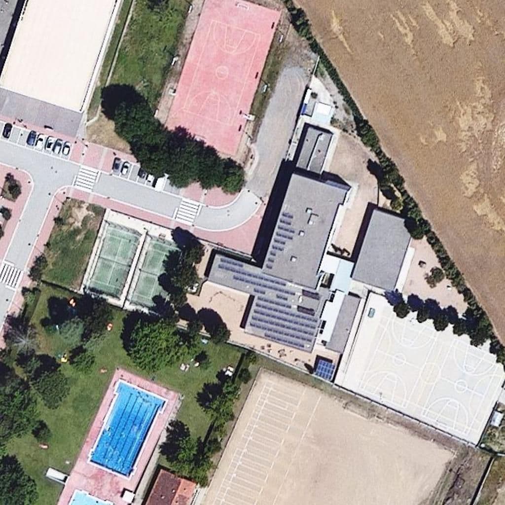 Вид згори на територію школи «Escola Terra Nostra»