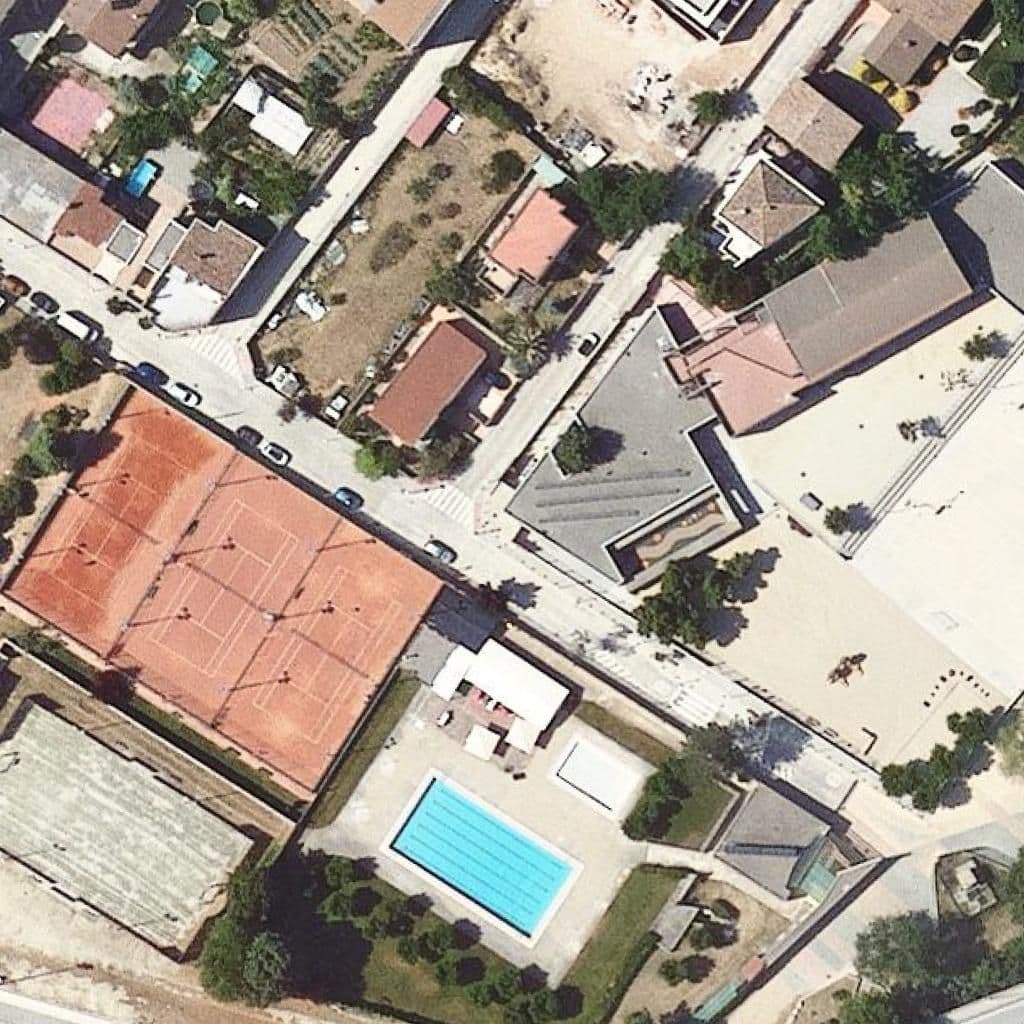 Aerial view of the grounds of Escola Maria Borés