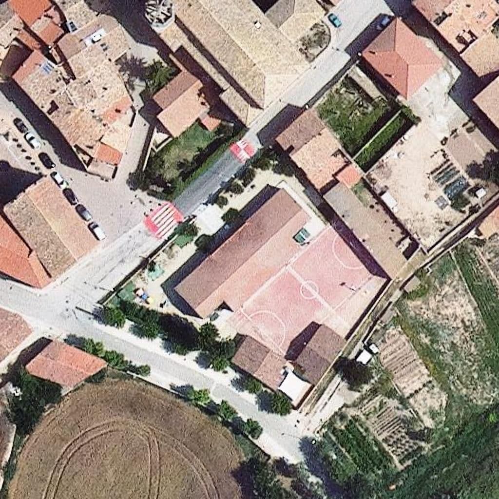 Вид згори на територію школи «Escola Mare de Déu del Portal - ZER Vent d'Avall»