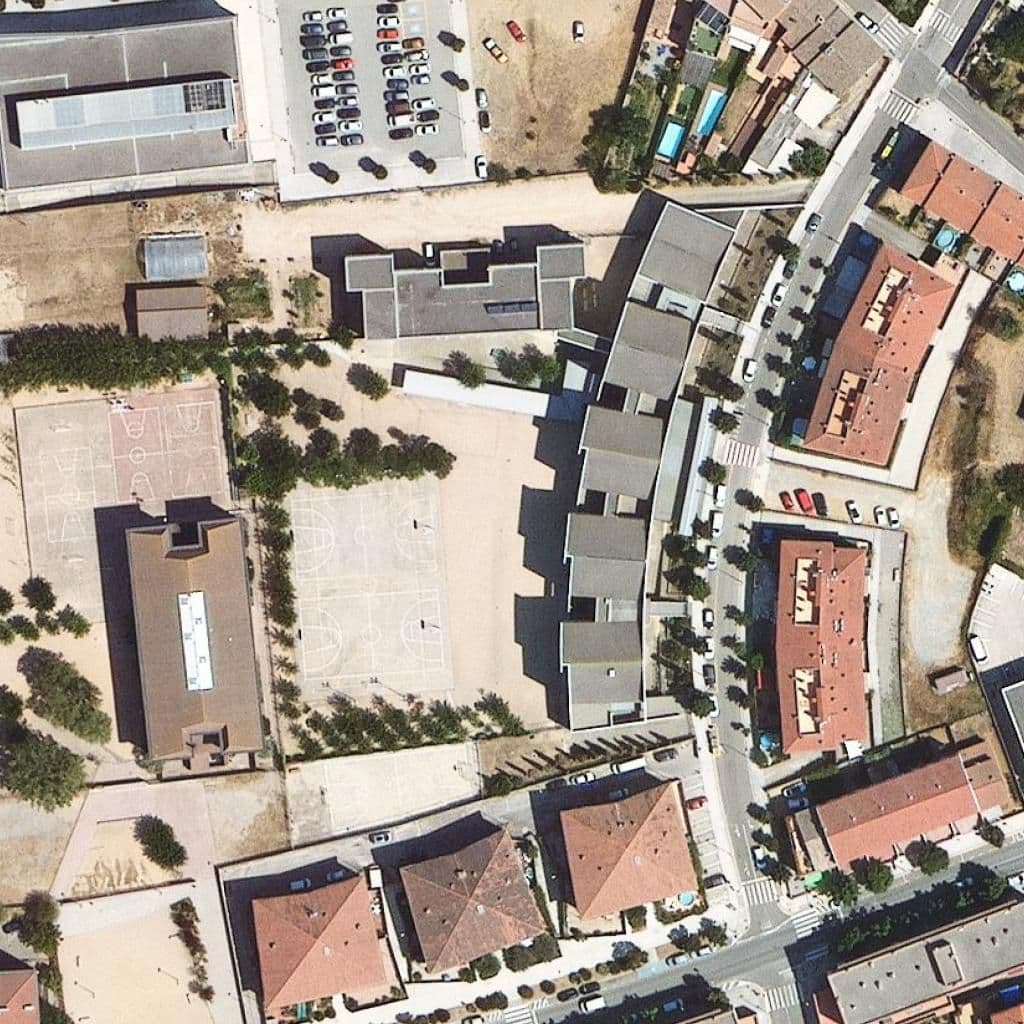 Aerial view of the grounds of Institut La Bisbal