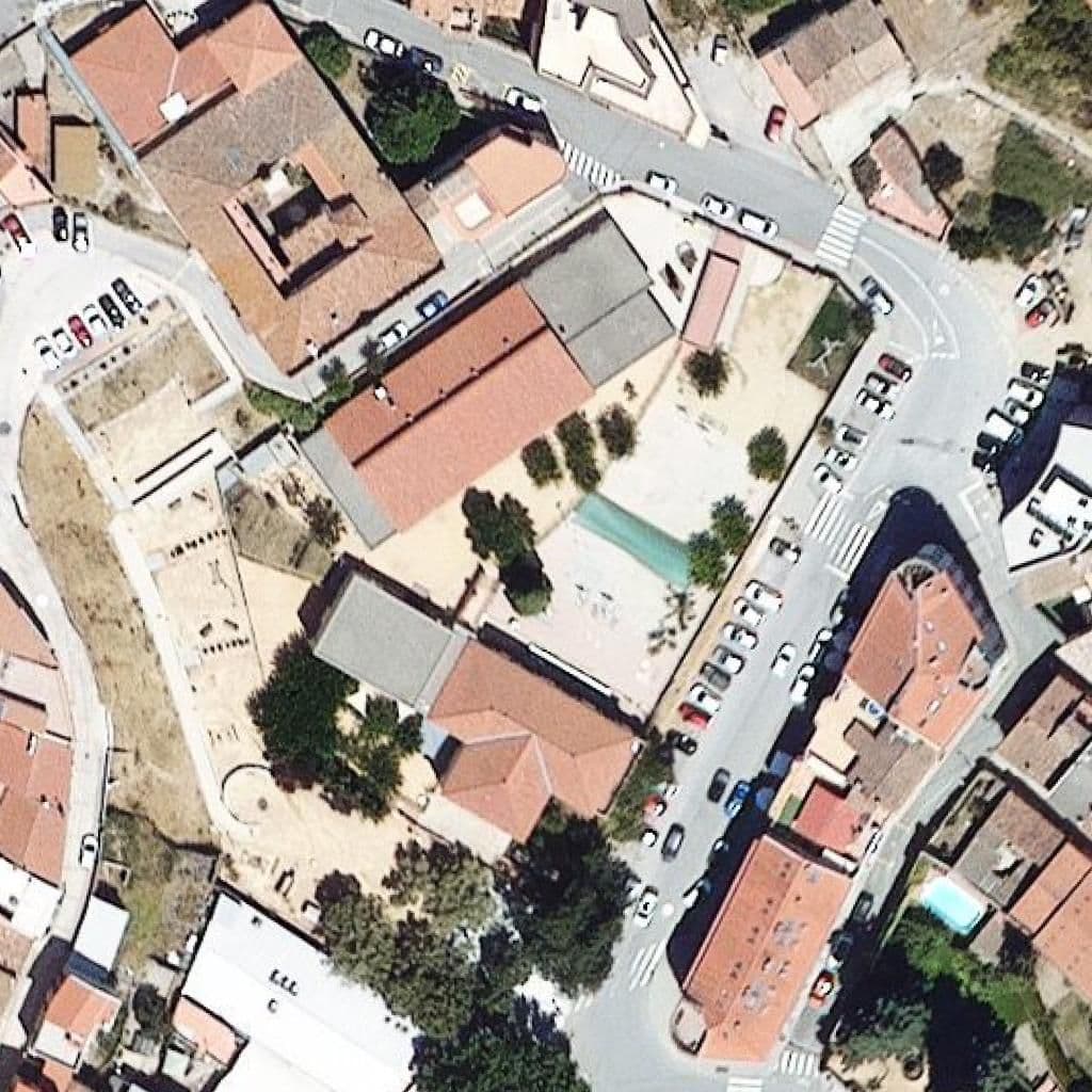 Вид згори на територію школи «FEDAC-Sant Feliu»