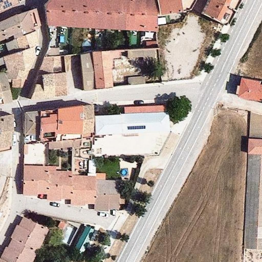 Aerial view of the grounds of Escola Font de l'Anoia - ZER Vent d'Avall