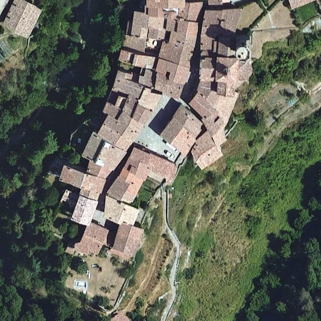 Вид згори на територію школи «Escola L'Agullola»
