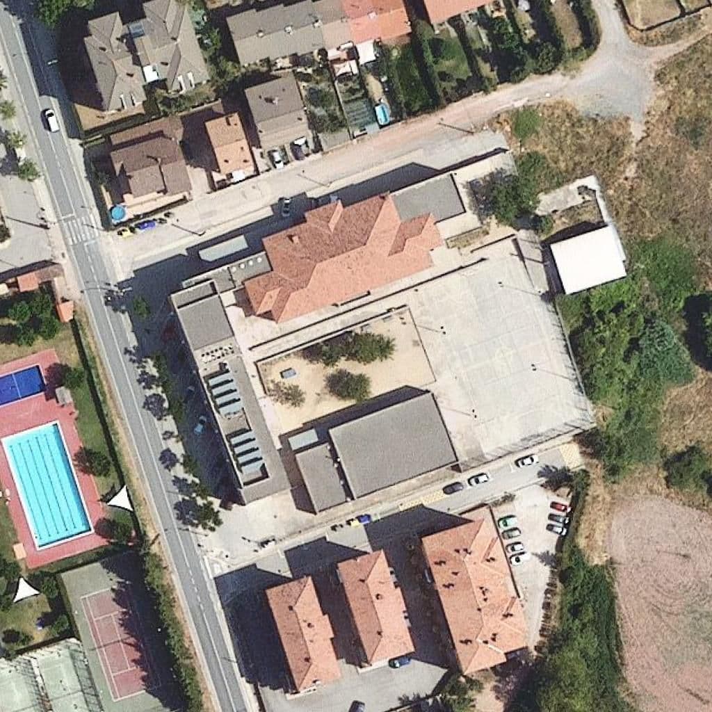 Вид згори на територію школи «Institut Moianès»