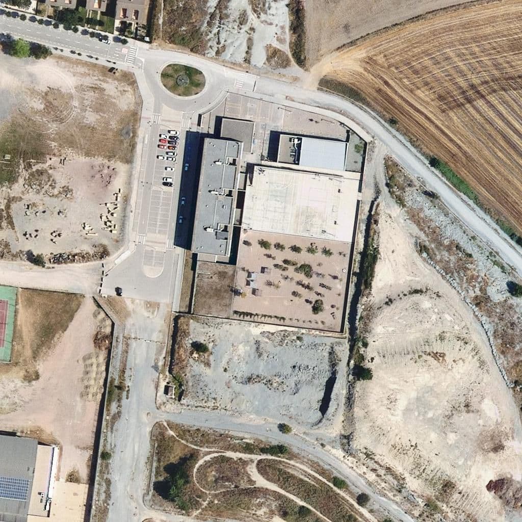 Вид згори на територію школи «Institut Les Margues»