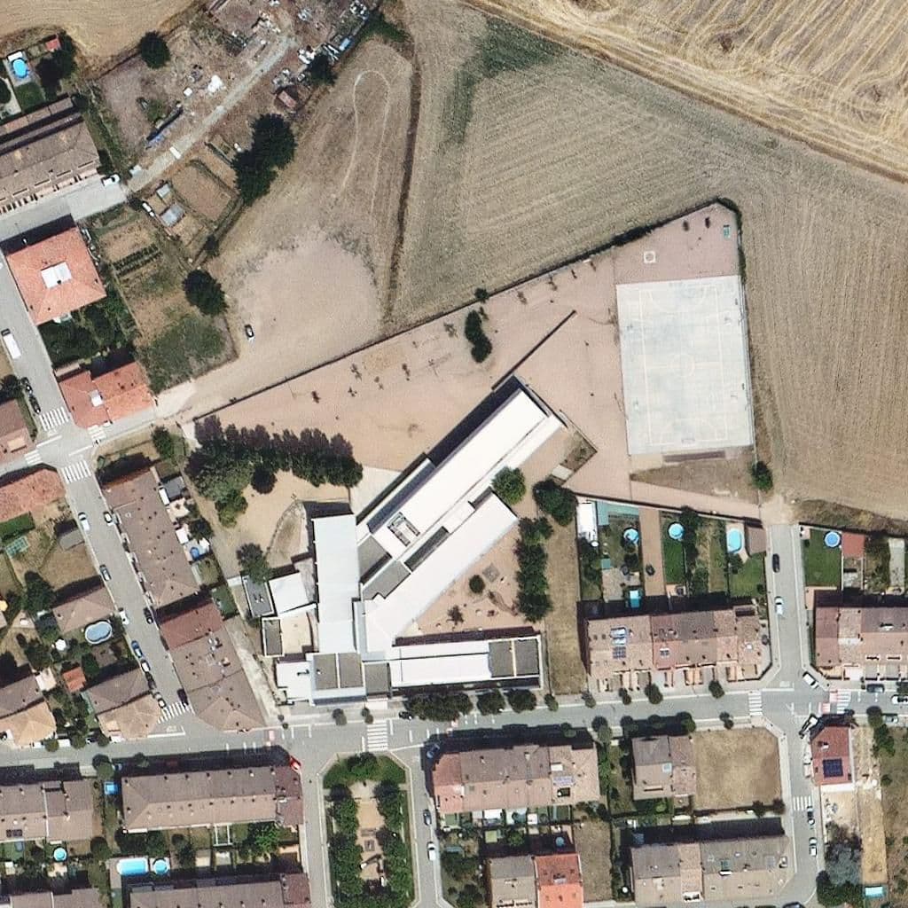 Aerial view of the grounds of Institut Escola Mossen Cinto