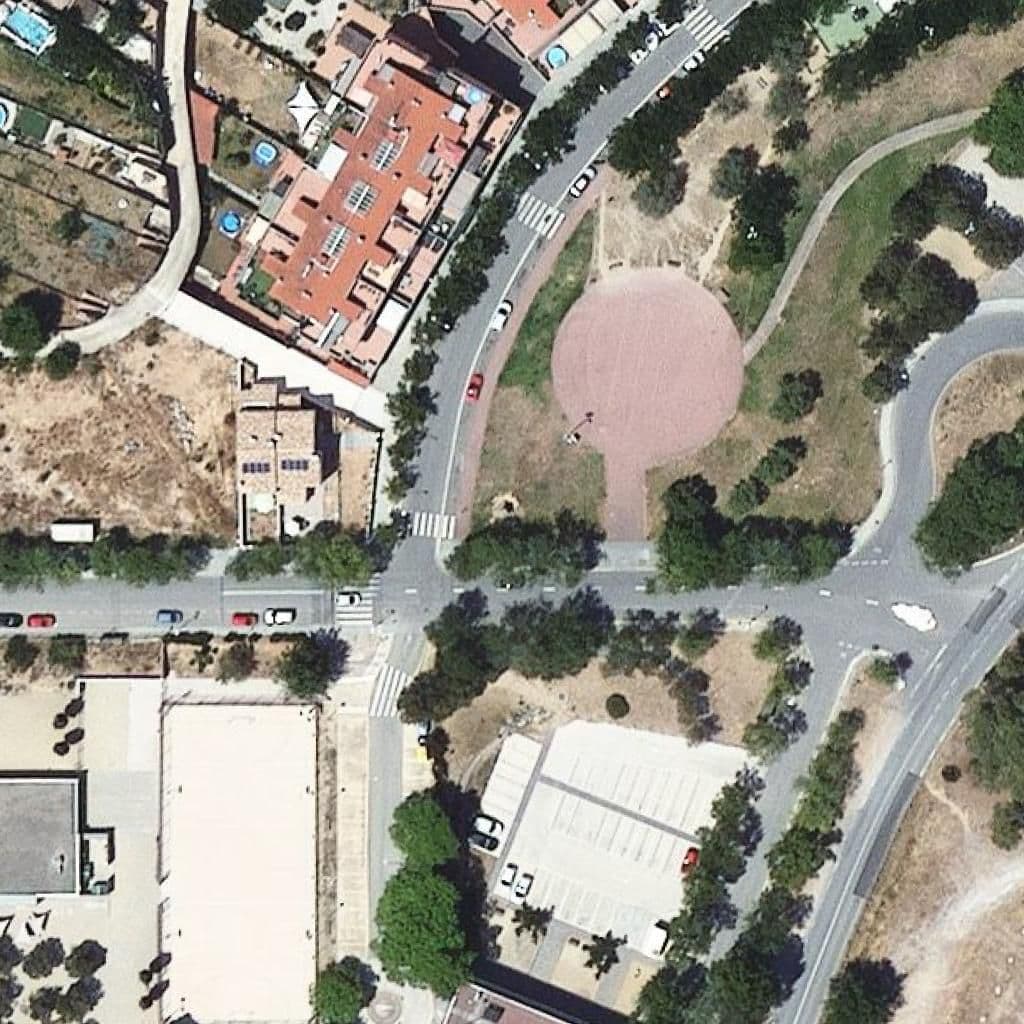 Aerial view of the grounds of Institut Escola El Morsell