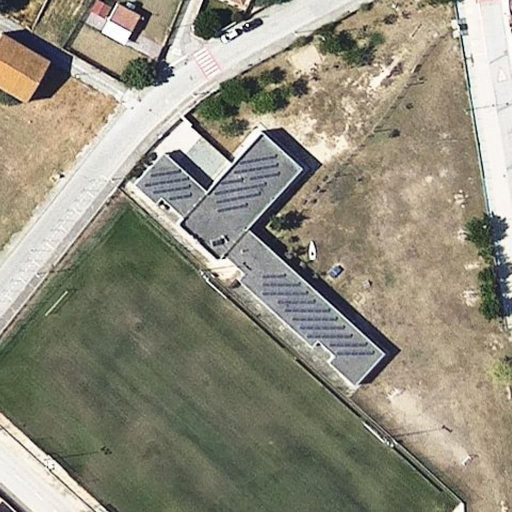 Вид сверху на территорию школы «Escola la Branca - ZER Montgrí»