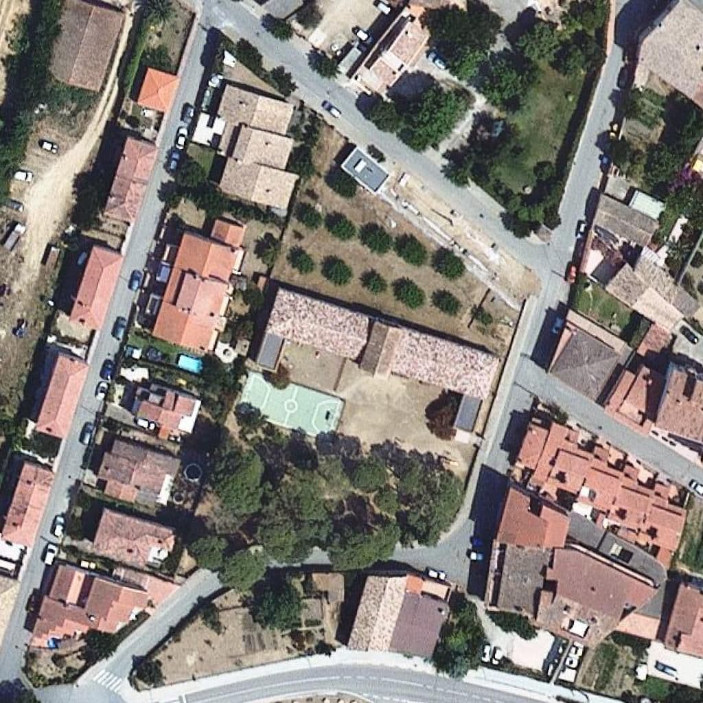Aerial view of the grounds of Escola Mont-roig - ZER Requesens