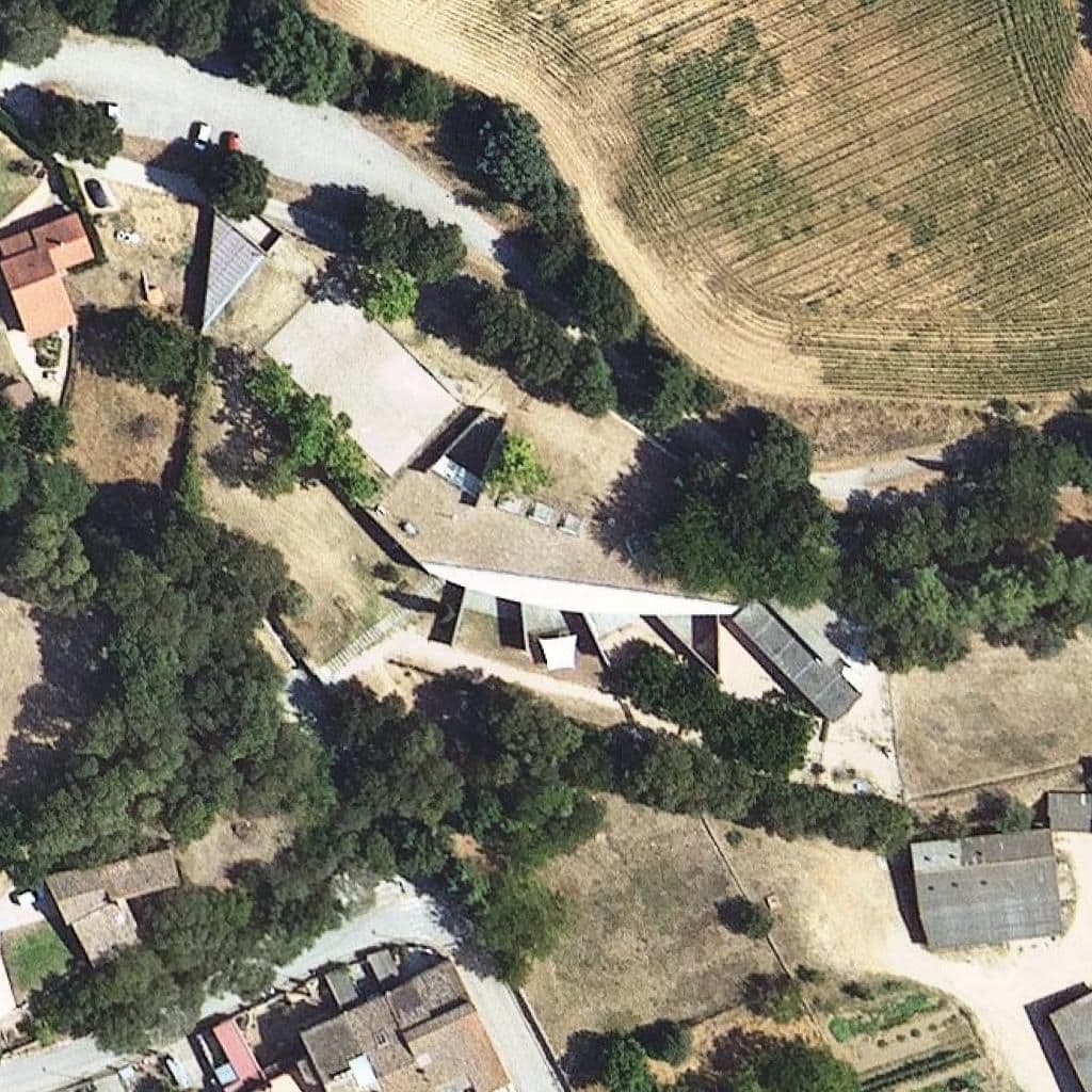 Вид згори на територію школи «Escola Santa Fe»