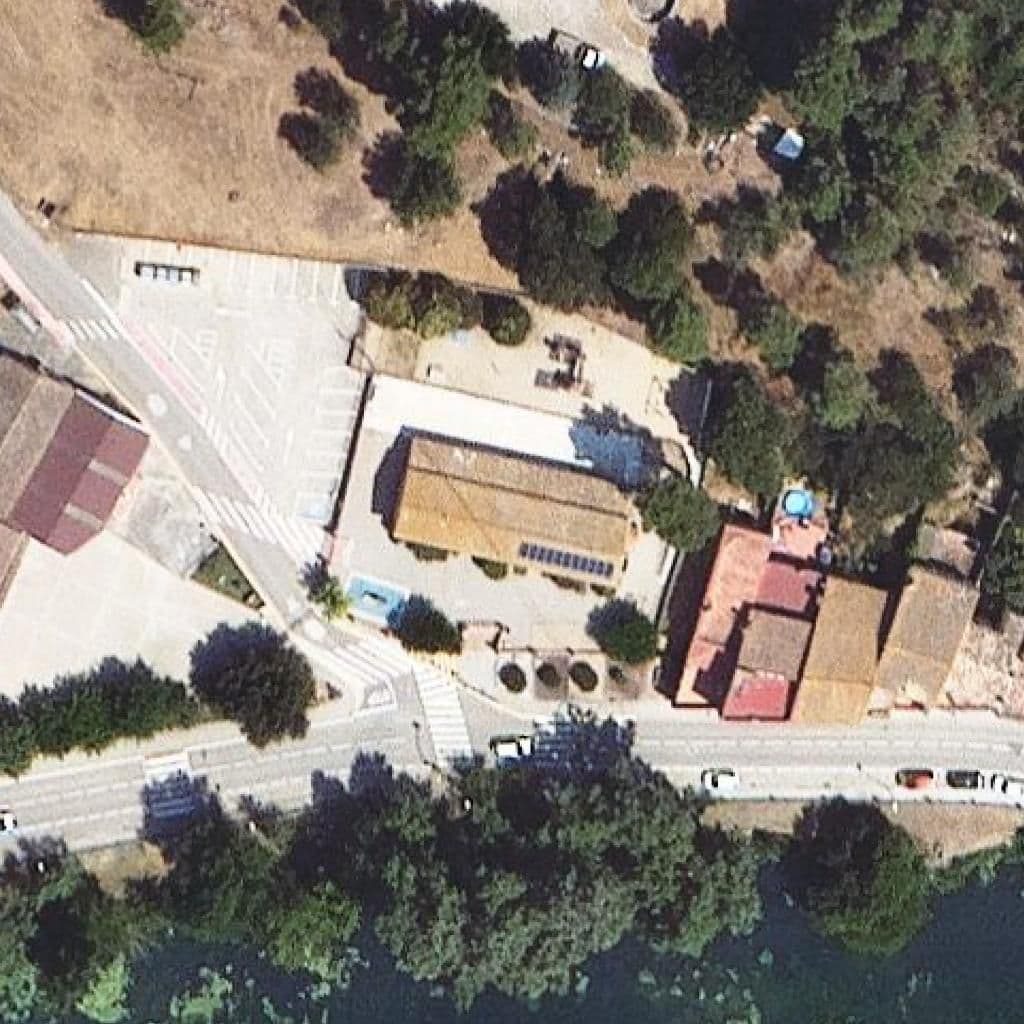 Вид згори на територію школи «Escola Tramuntana - ZER Empordà»