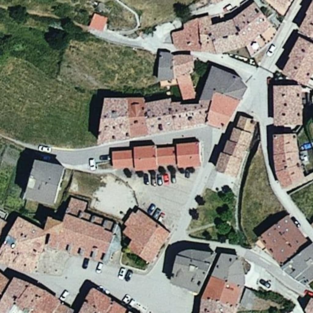 Вид згори на територію школи «Escola La Daina - ZER Vall de Ter»