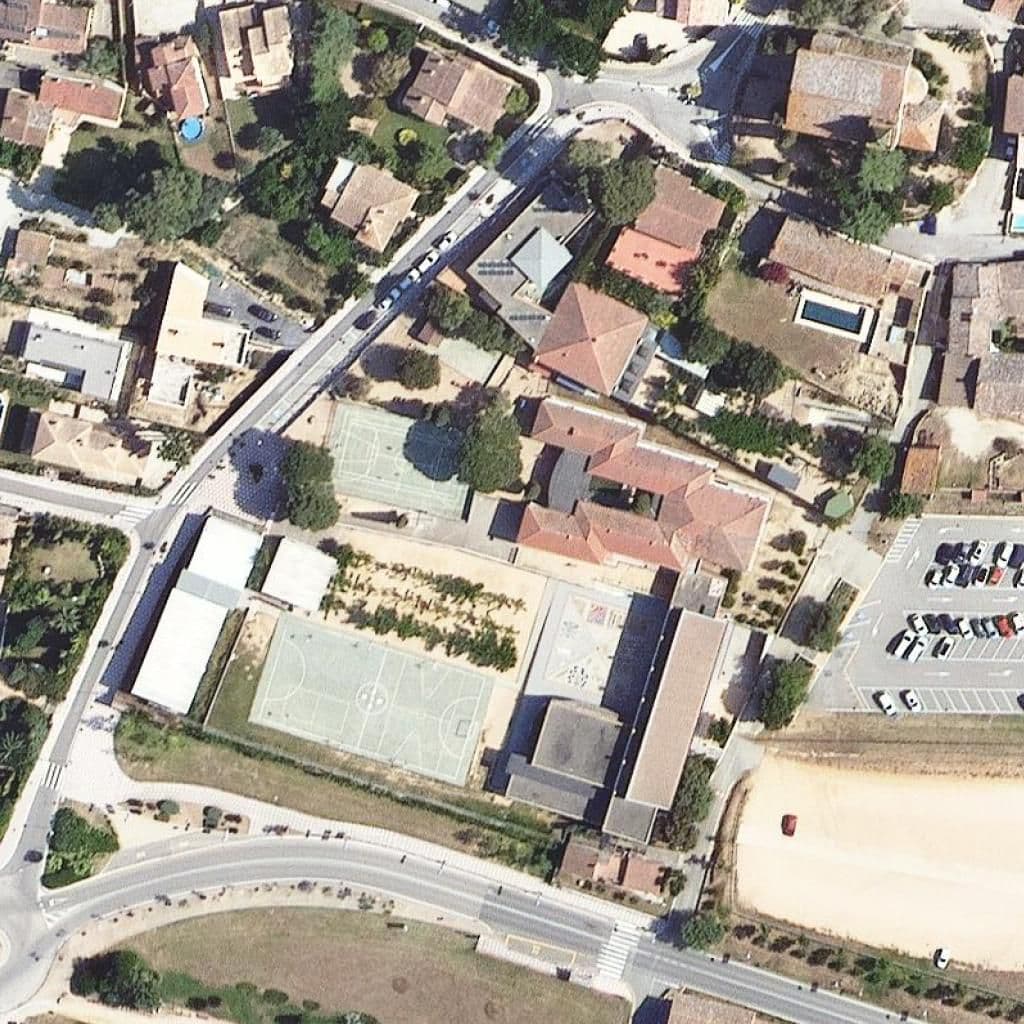 Aerial view of the grounds of Escola Bressol Municipal El Guirigall