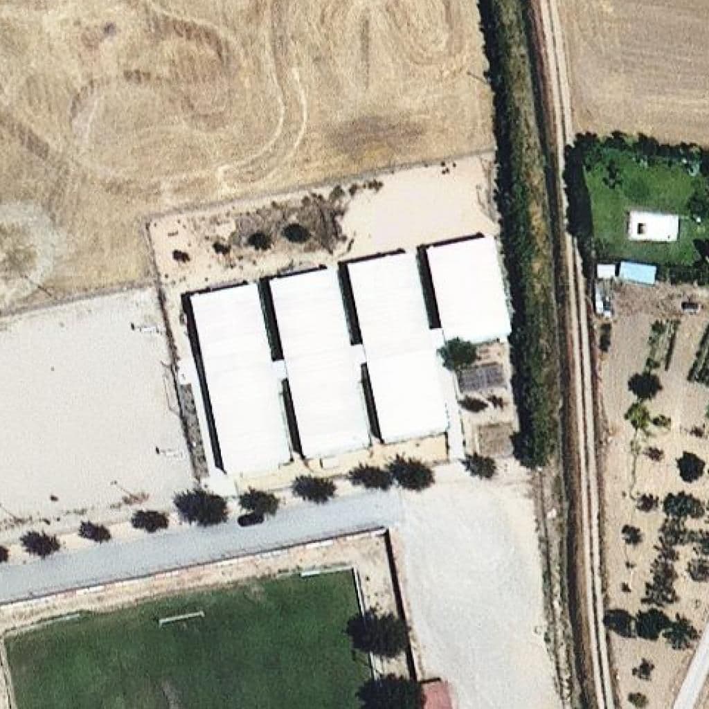 Вид згори на територію школи «Institut Escola Francesc Cambó i Batlle»