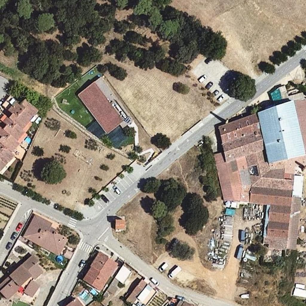 Вид згори на територію школи «Llar d'infants Municipal La Bòbila»