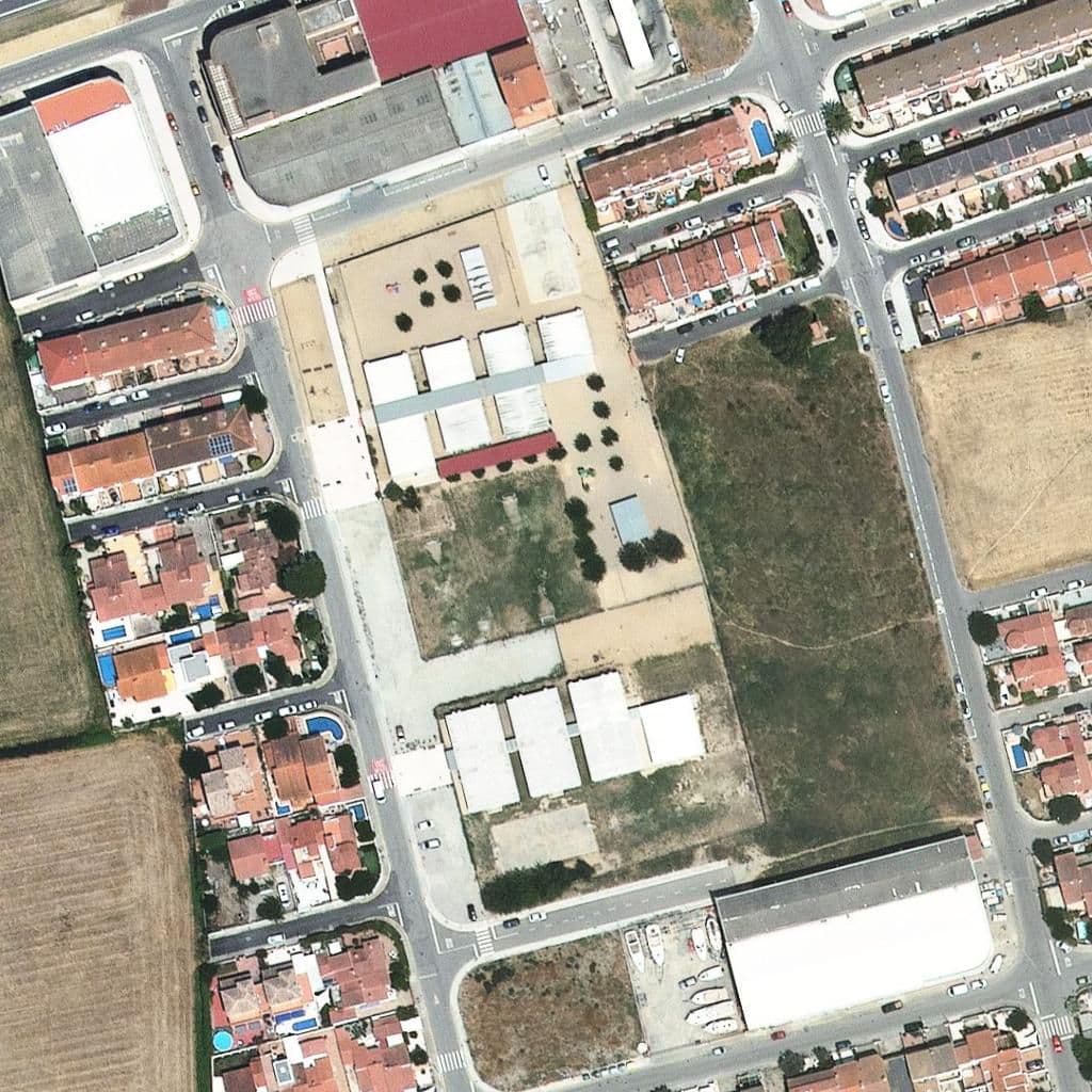 Вид згори на територію школи «Institut Escola El Bruel-Empuriabrava»