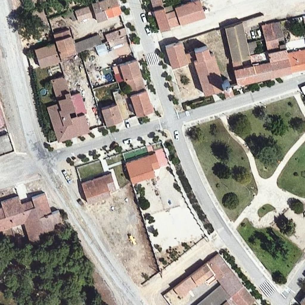 Вид сверху на территорию школы «Escola Inocencio Pardos - ZER Ponent»