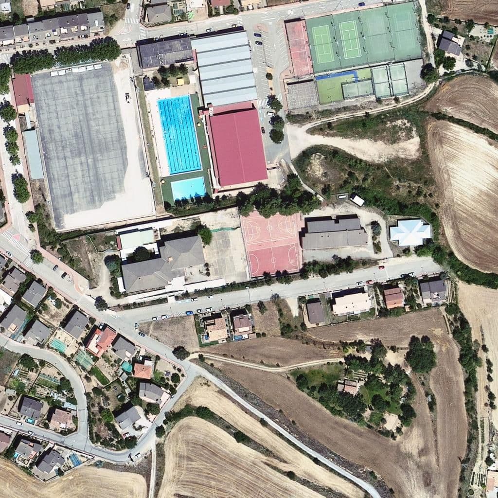 Вид сверху на территорию школы «Escola de Lladurs - ZER El Solsonès»