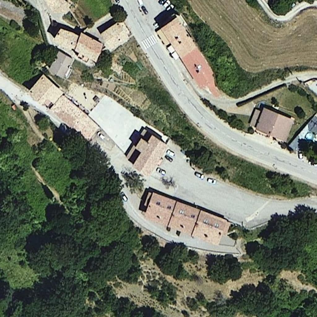 Вид згори на територію школи «Escola de la Coma - ZER El Solsonès»