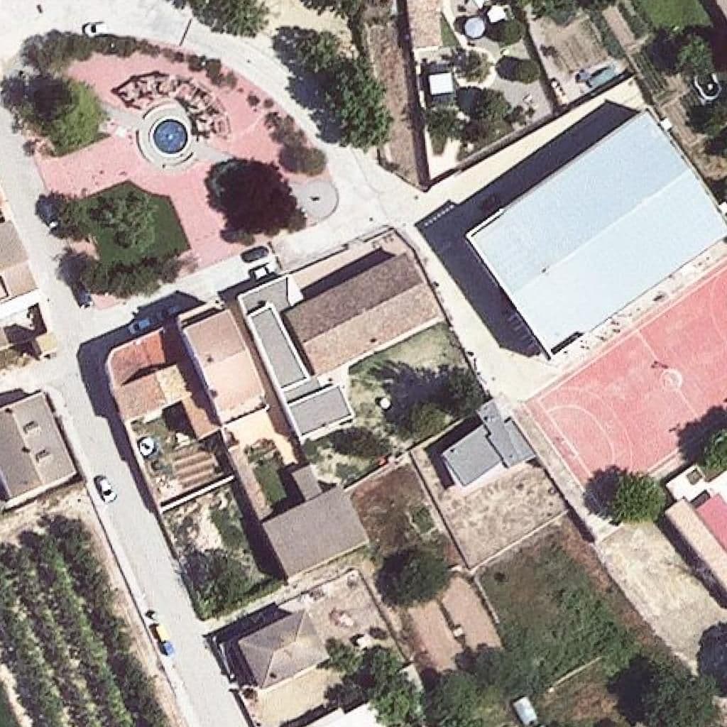 Aerial view of the grounds of Escola Montalbà - ZER Riu Corb