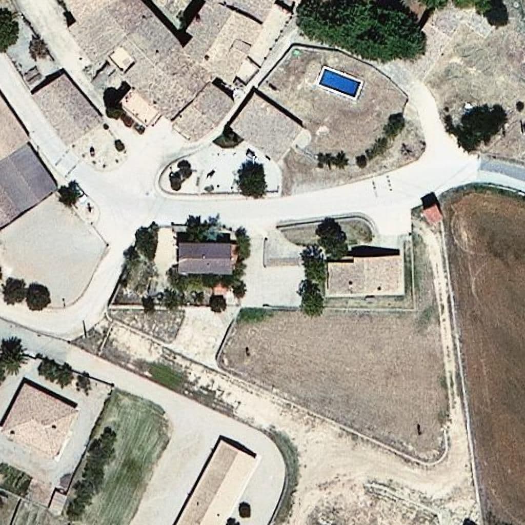 Вид згори на територію школи «Escola de Freixinet de Solsona - ZER El Solsonès»