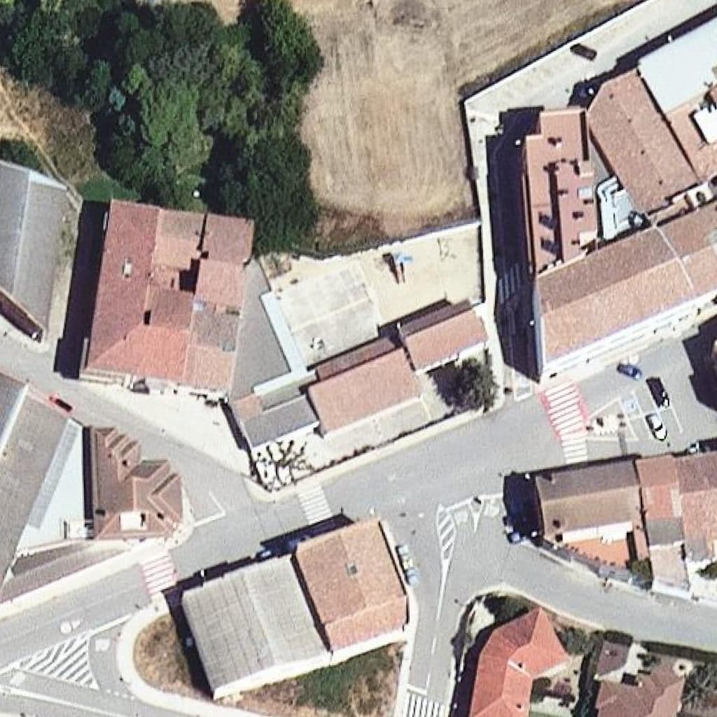 Вид згори на територію школи «Escola de Vilanova de Segrià - ZER Alt Segrià»