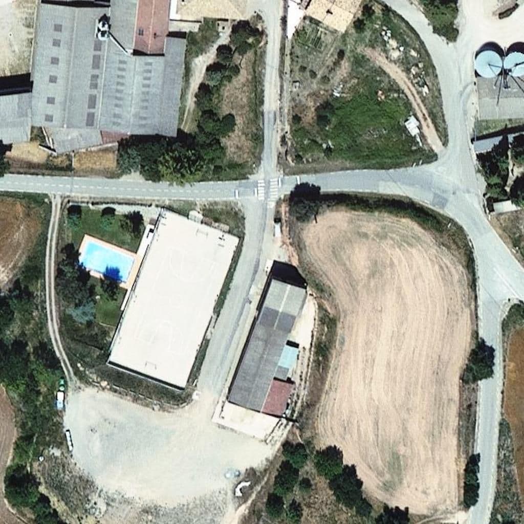 Вид сверху на территорию школы «Escola d'Ardèvol - ZER El Solsonès»