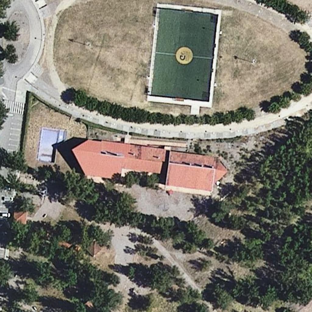 Вид згори на територію школи «Institut Centre d'Esports de Muntanya del Pallars»