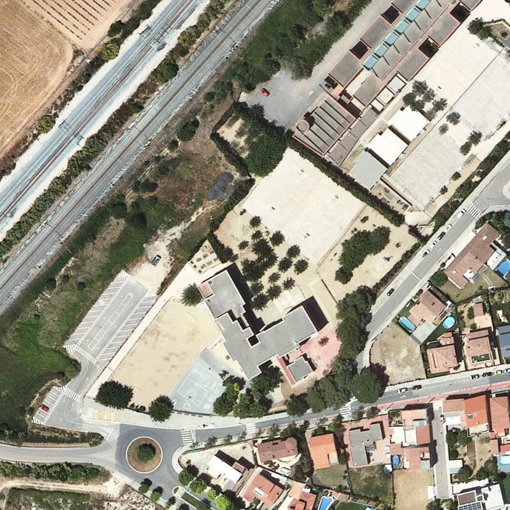 Aerial view of the grounds of Escola Sant Julià