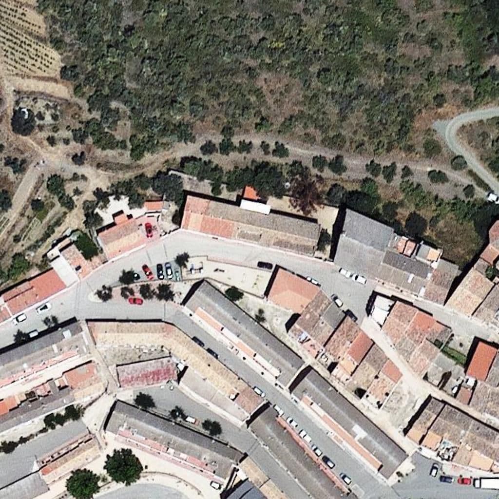 Вид згори на територію школи «Escola El Sarraí - ZER Baix Priorat»