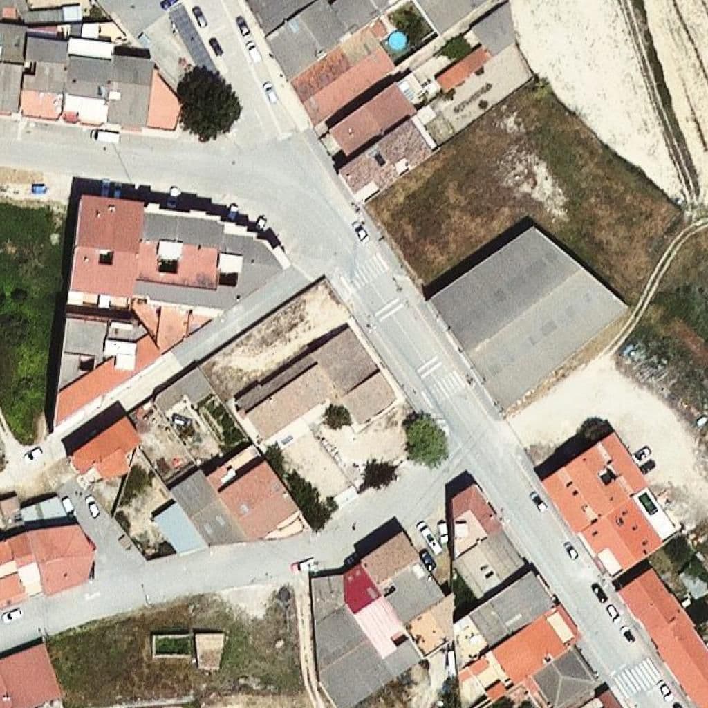 Вид згори на територію школи «Escola Los Castellets - ZER Terra Alta Nord»
