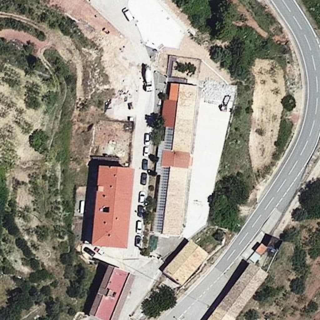 Вид згори на територію школи «Escola Sant Roc - ZER Riu i Serra»
