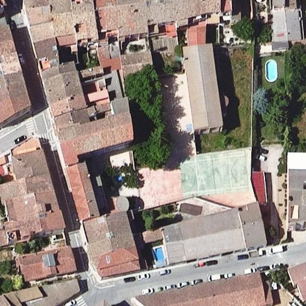Вид згори на територію школи «Vedruna Santa Coloma de Queralt»