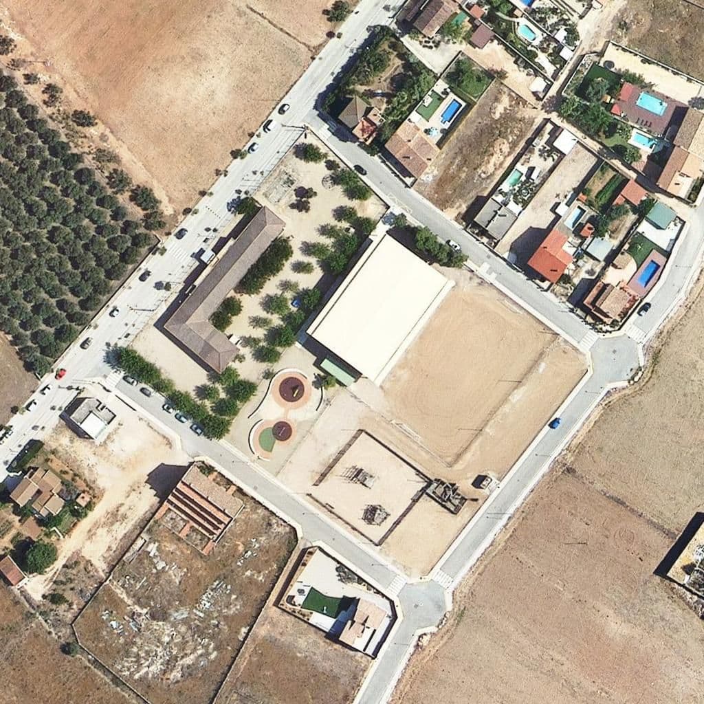 Вид згори на територію школи «Escola del Lligallo del Gànguil - ZER Mestral»