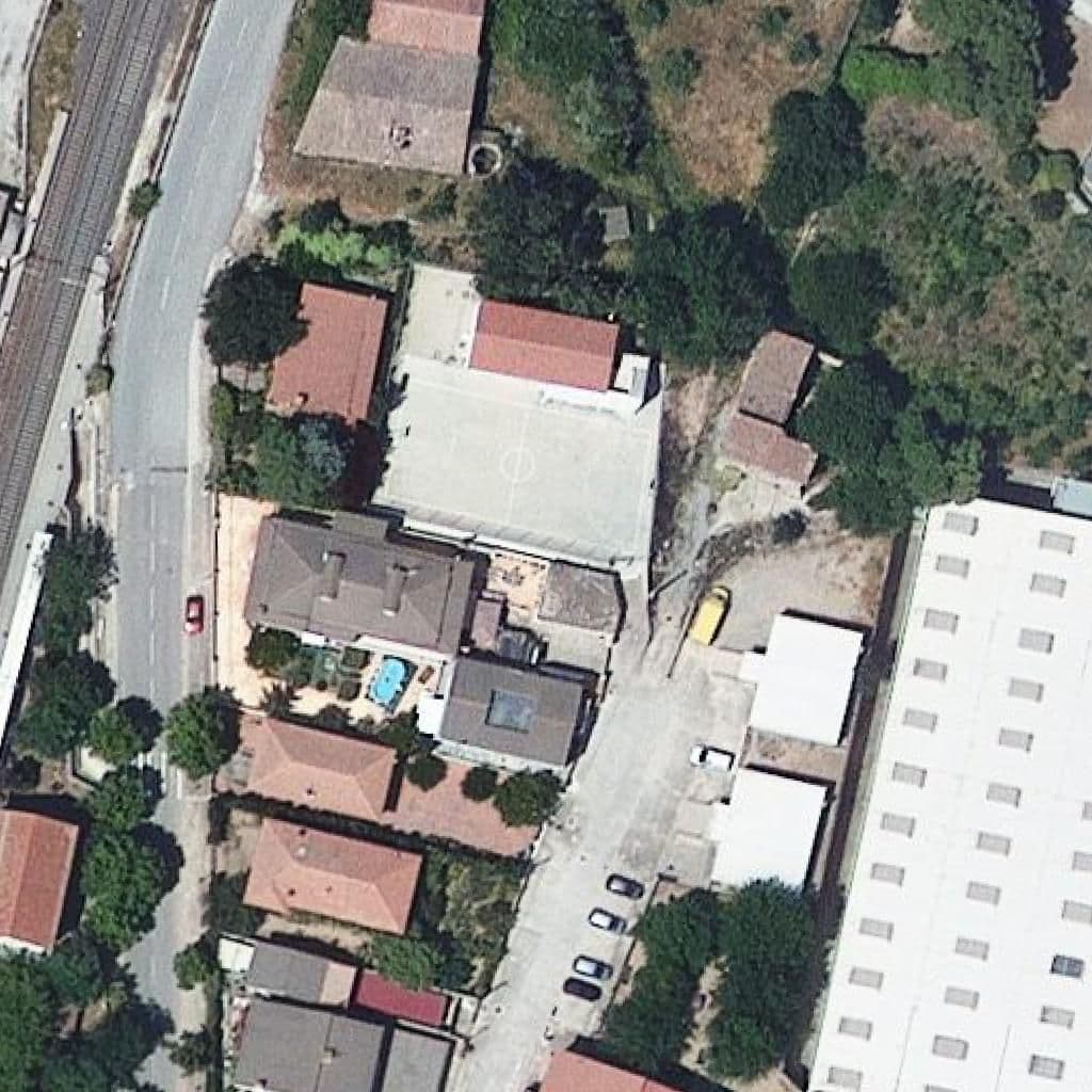 Вид сверху на территорию школы «Escola del Montgoi - ZER Poblet»