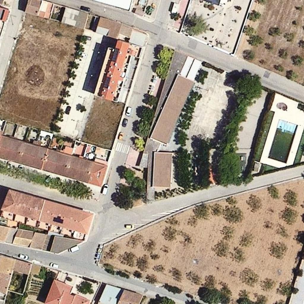 Вид сверху на территорию школы «Escola Sant Llorenç - ZER Montsià»