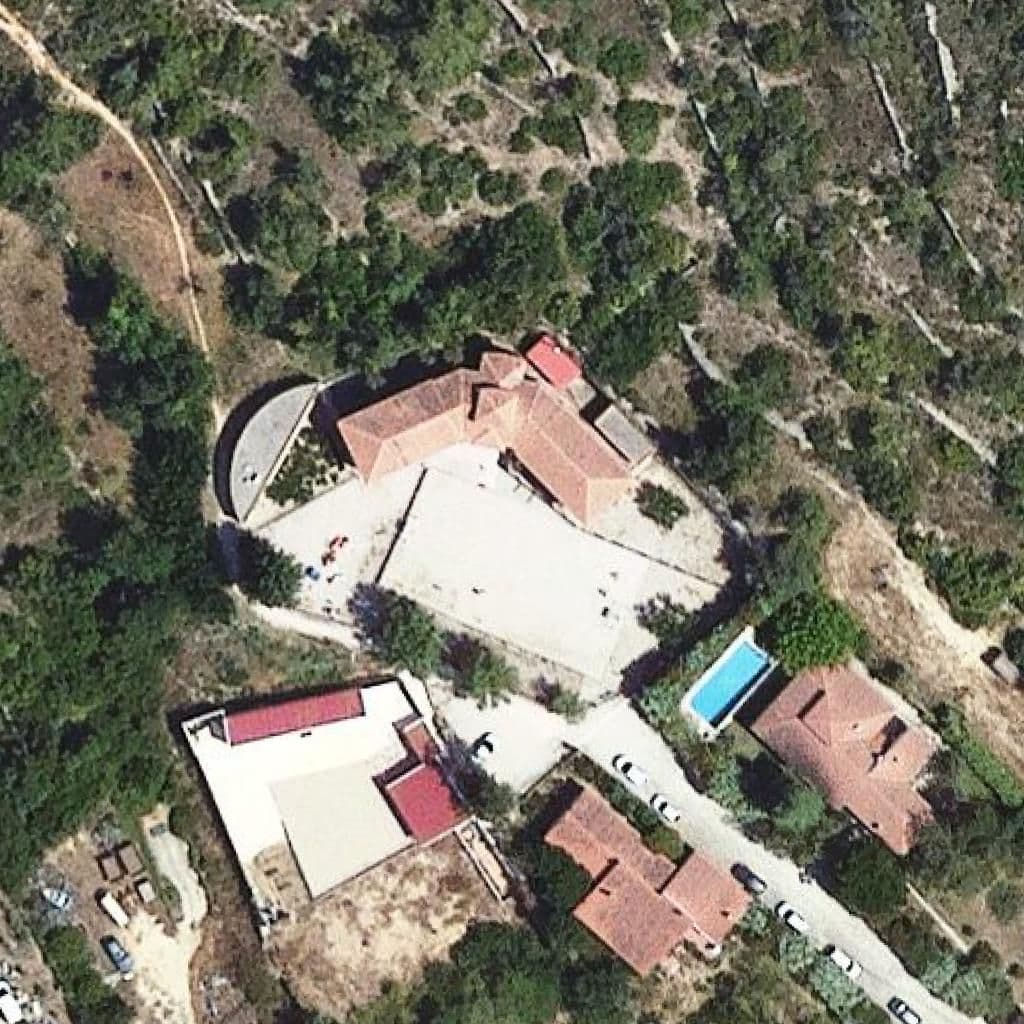 Вид сверху на территорию школы «Escola Sant Salvador - ZER Montsià»