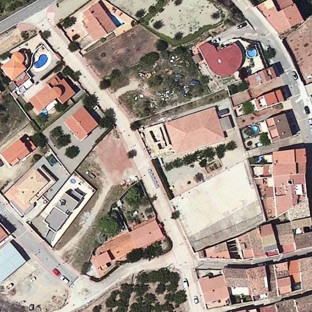 Вид згори на територію школи «Escola Santa Marina»