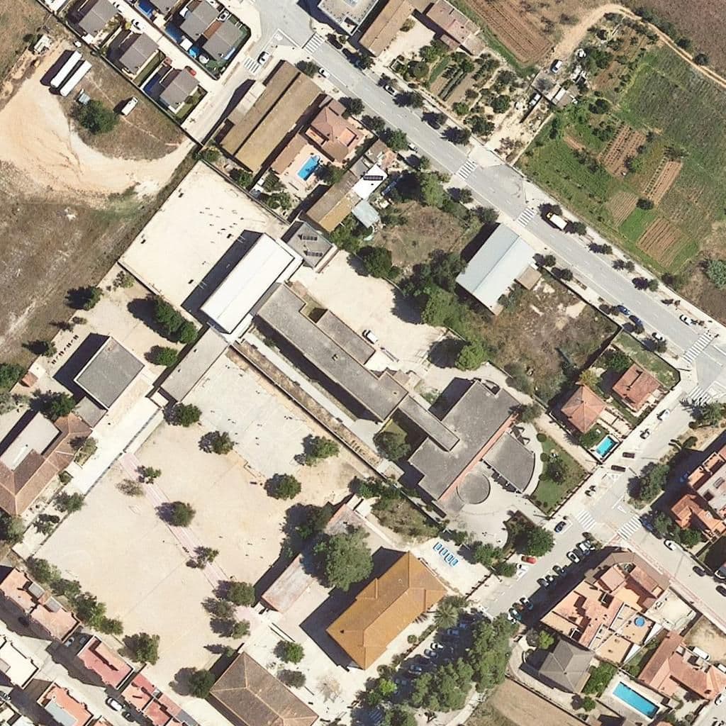 Aerial view of the grounds of Institut Manuel Sales i Ferré