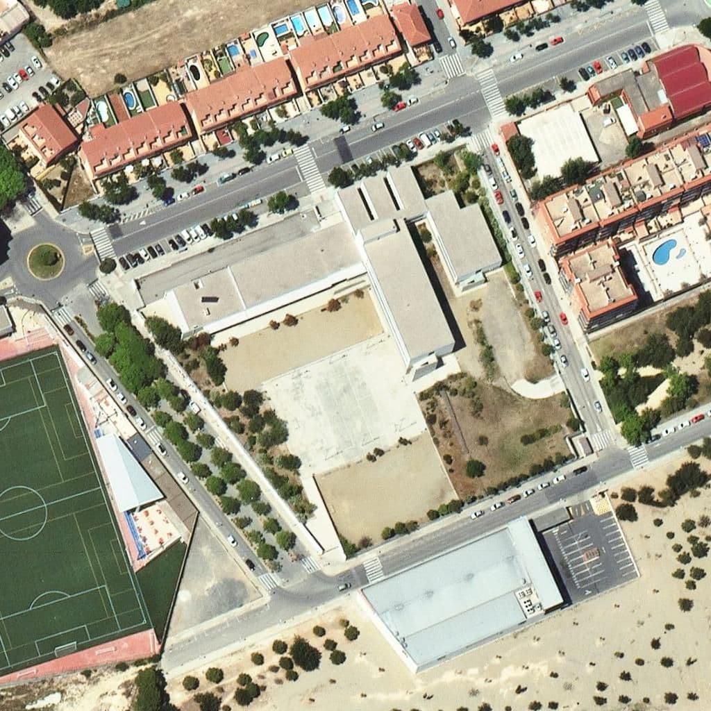 Aerial view of the grounds of Institut Collblanc