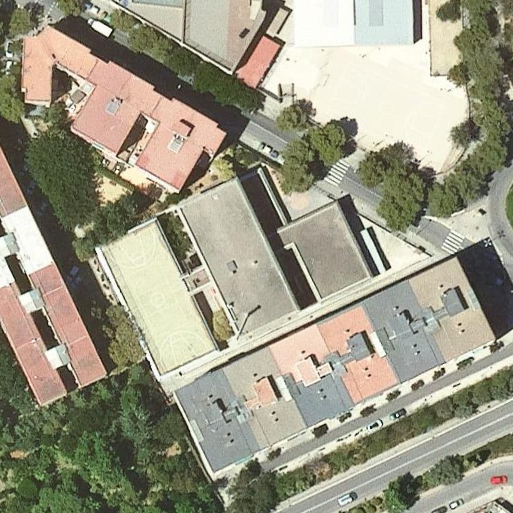 Вид згори на територію школи «Institut Provençana»